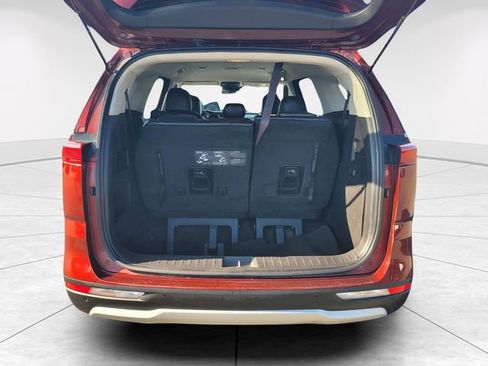 Used 2022 Kia Carnival LX image 10