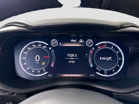 Used 2021 Aston Martin DBX image 11