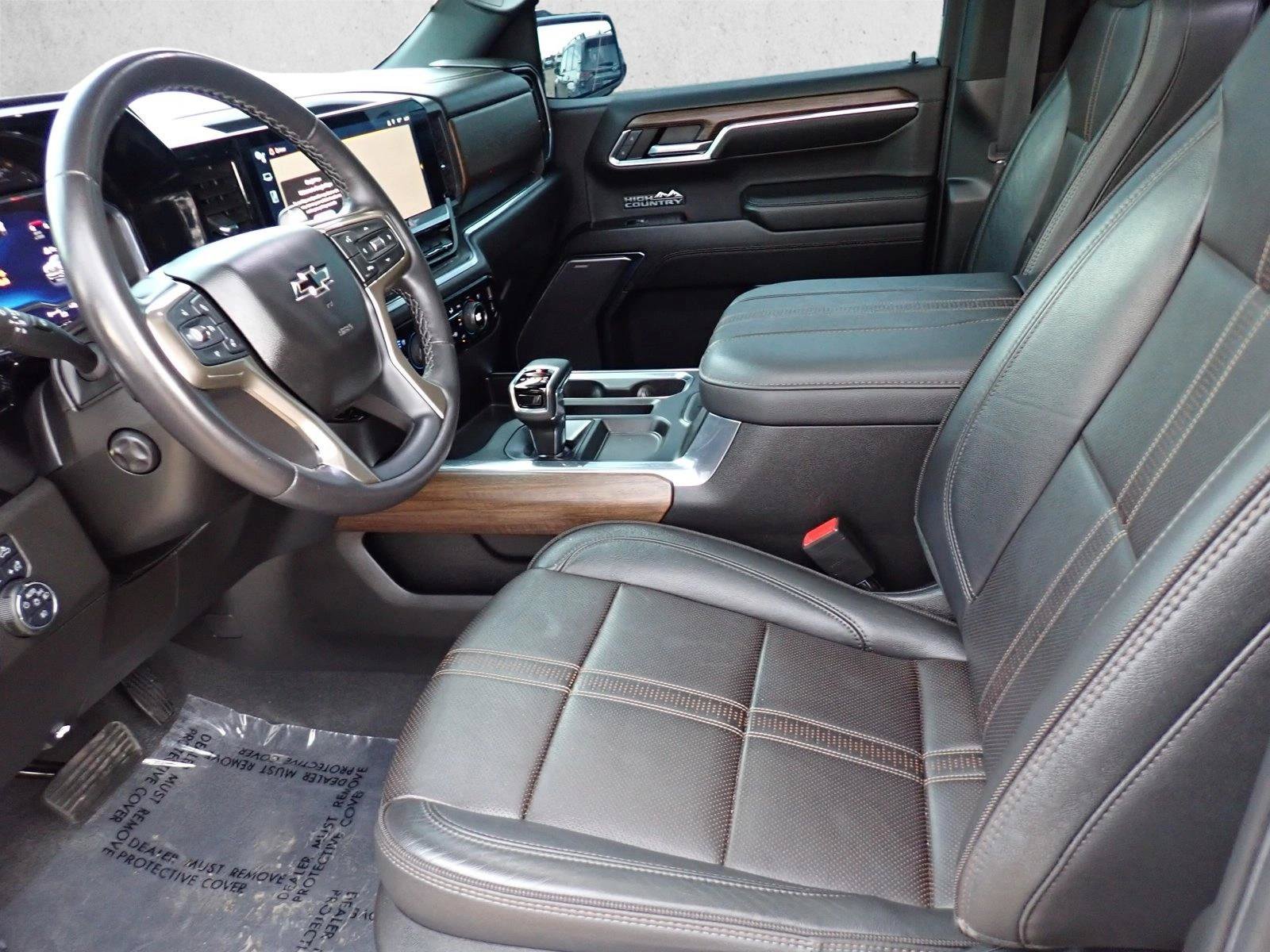 Used 2023 Chevrolet Silverado 1500 High Country w/ High Country Premium Package AWD/4WD image 9
