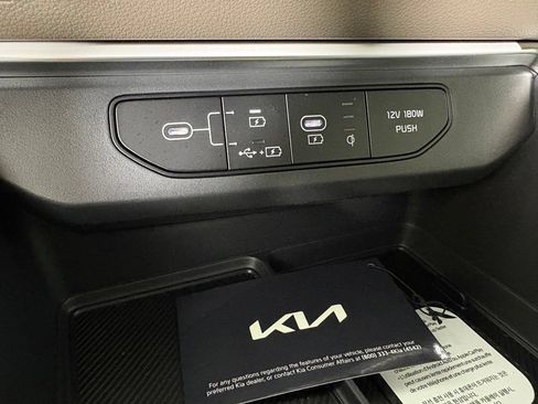 New 2026 Kia Carnival EX FWD image 33