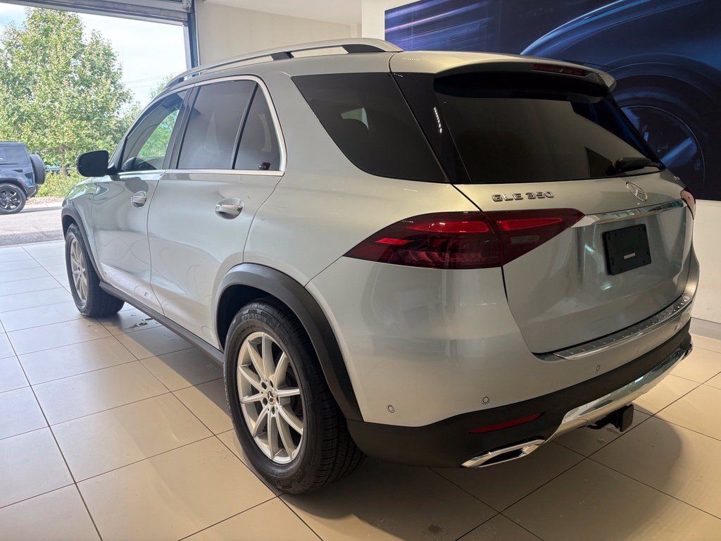 Used 2024 Mercedes-Benz GLE 350 4MATIC image 2