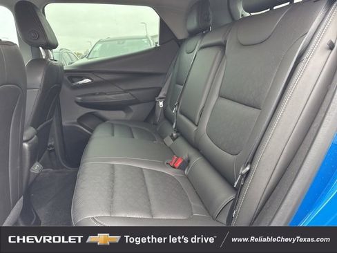 Used 2023 Chevrolet Bolt LT w/ Infotainment Package image 12