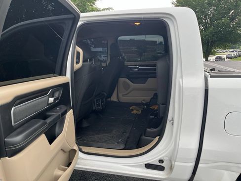 Used 2019 RAM 1500 Big Horn AWD/4WD image 10