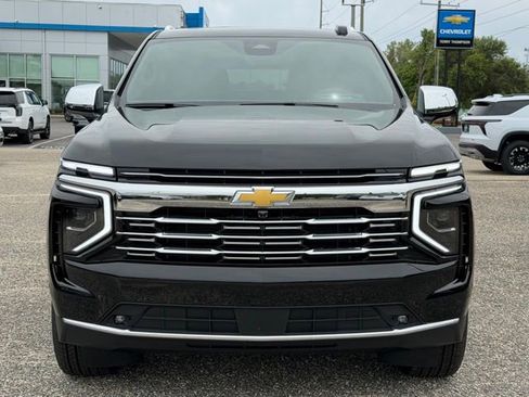 New 2026 Chevrolet Suburban Premier RWD image 2