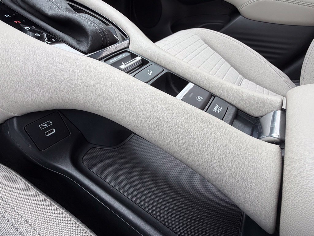 Certified 2025 Honda HR-V LX image 8