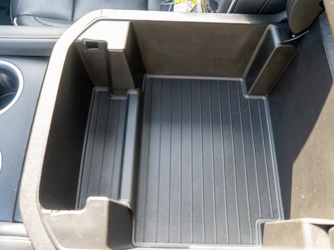 Used 2021 GMC Yukon SLT w/ SLT Premium Package image 40