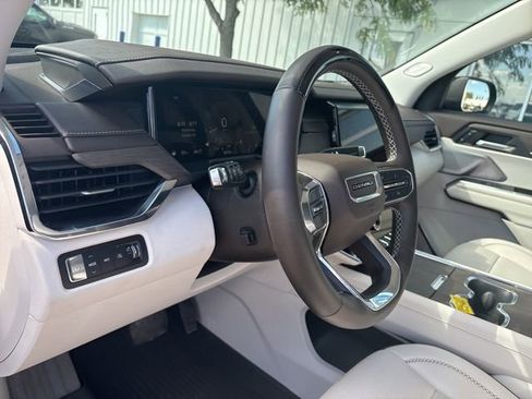 Used 2024 GMC Acadia Denali w/ Super Cruise Package image 10