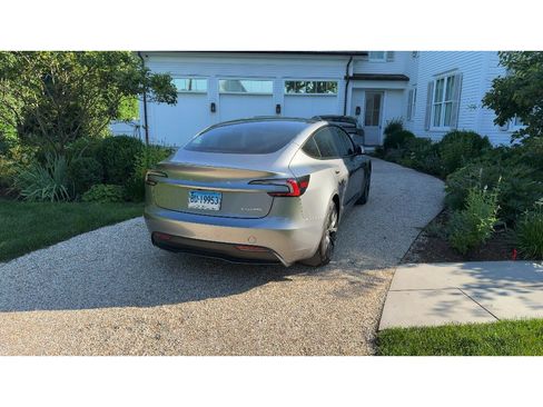 Used 2025 Tesla Model 3 Long Range AWD/4WD image 3