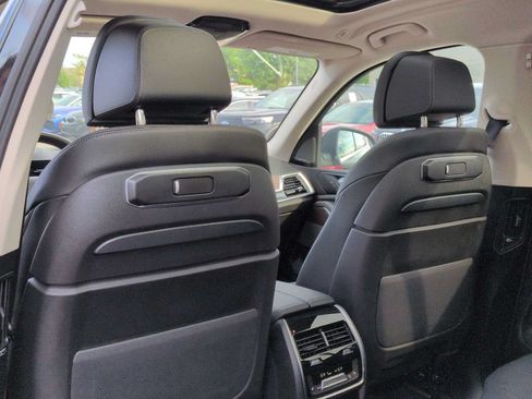 Used 2026 BMW X7 xDrive40i w/ Premium Package AWD/4WD image 19