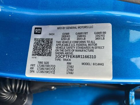 Used 2024 Chevrolet Colorado ZR2 w/ ZR2 Convenience Package III image 32