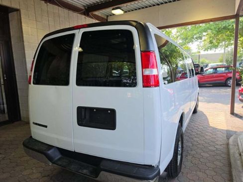 Used 2020 Chevrolet Express 3500 LT w/ LT Preferred Equipment Group RWD image 3