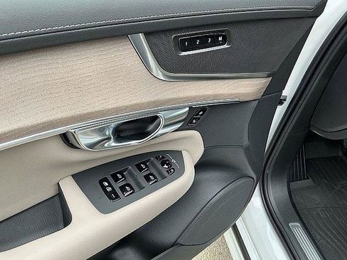 New 2026 Volvo XC90 T8 Plus w/ Protection Package AWD/4WD image 16