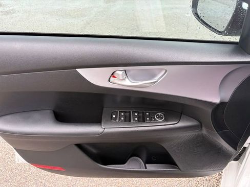 Used 2024 Kia Forte LXS w/ LXS Technology Package FWD image 18