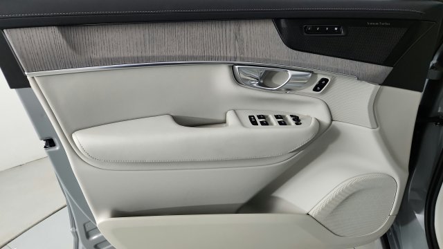 Certified 2026 Volvo XC90 B6 Ultra w/ Protection Package AWD/4WD image 9