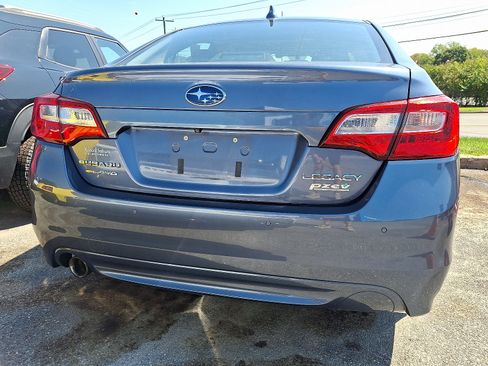Used 2017 Subaru Legacy 2.5i Limited AWD/4WD image 5