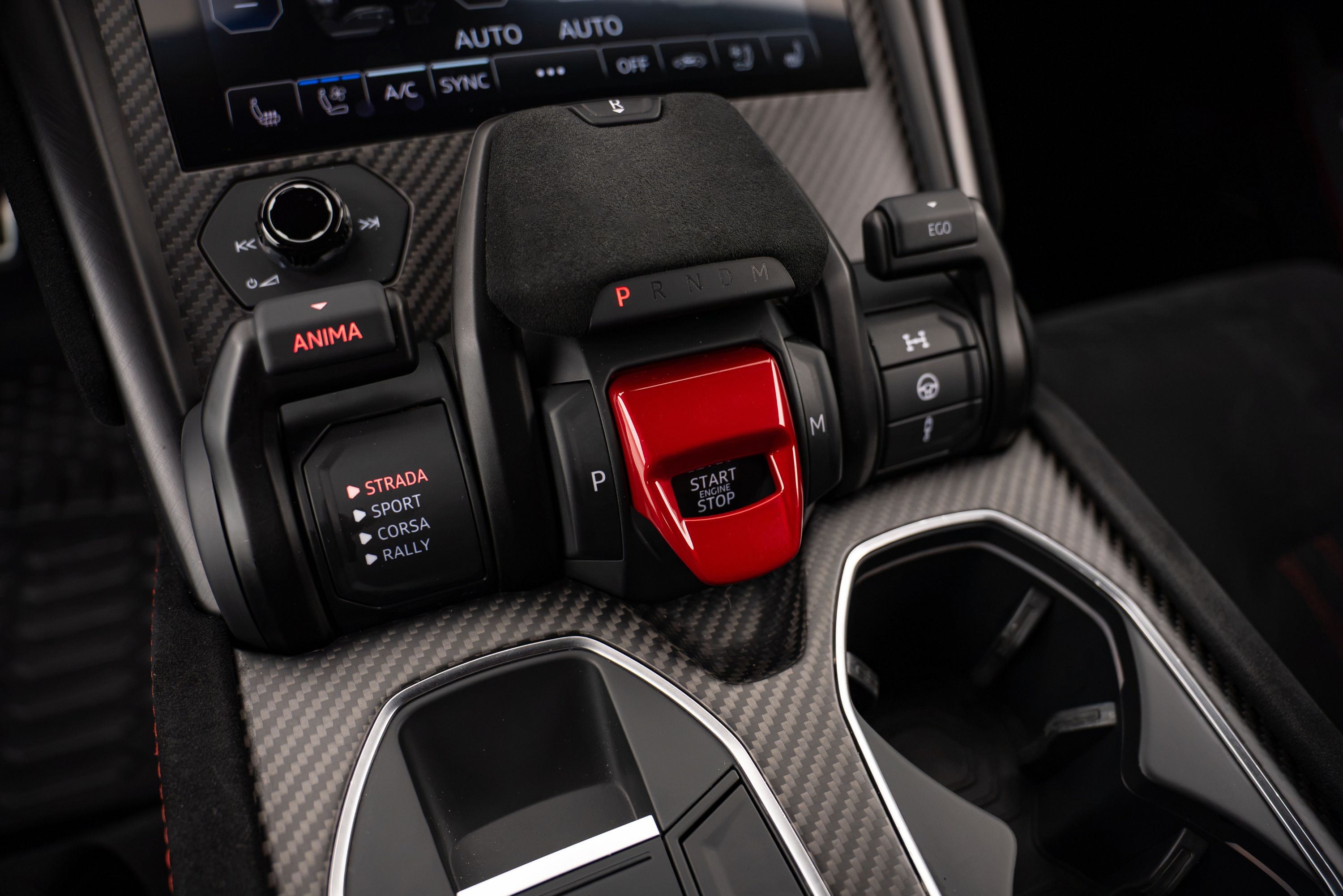 Used 2023 Lamborghini Urus Performante AWD/4WD image 18