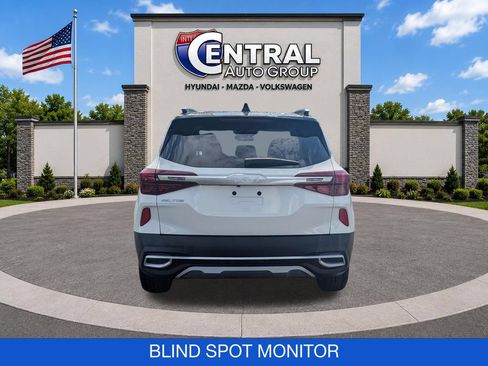 Used 2023 Kia Seltos S AWD/4WD image 7