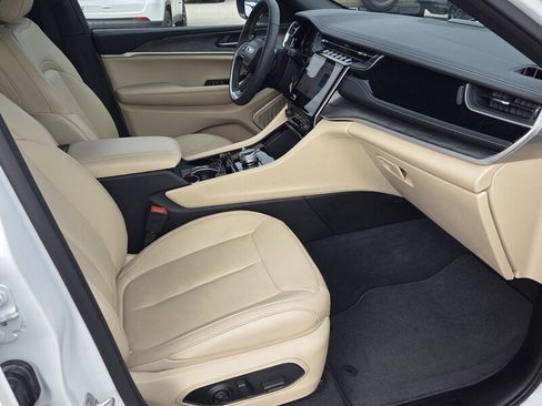 Used 2022 Jeep Grand Cherokee Limited 4xe image 15