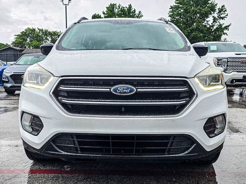 Used 2018 Ford Escape SE w/ SE Sport Appearance Package AWD/4WD image 2