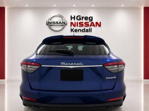 Used 2022 Maserati Levante Modena AWD/4WD image 6