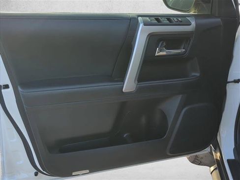 Used 2022 Toyota 4Runner SR5 Premium w/ Moonroof Package AWD/4WD image 7