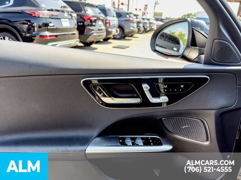 Used 2025 Mercedes-Benz C 300 Sedan image 9