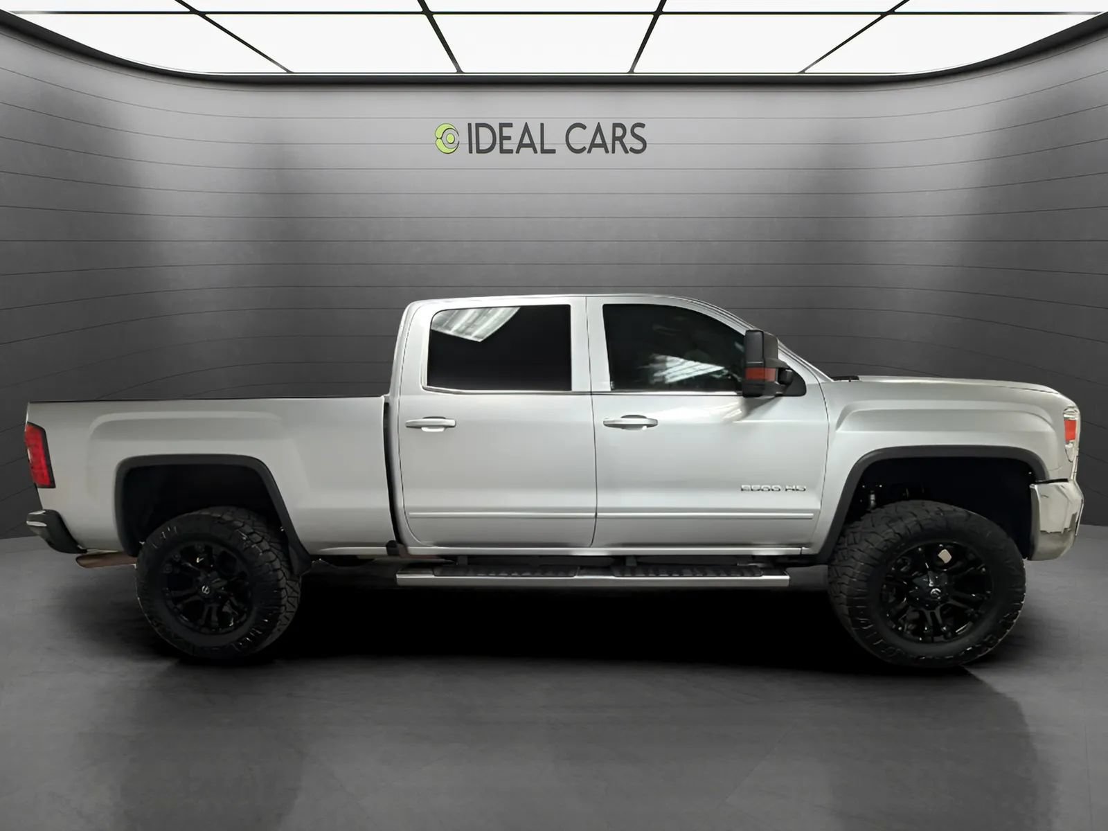 Used 2016 GMC Sierra 2500 SLE w/ SLE Preferred Package AWD/4WD image 4