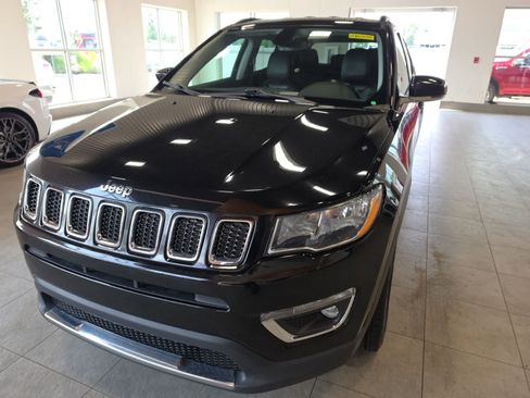 Used 2019 Jeep Compass Limited AWD/4WD image 2