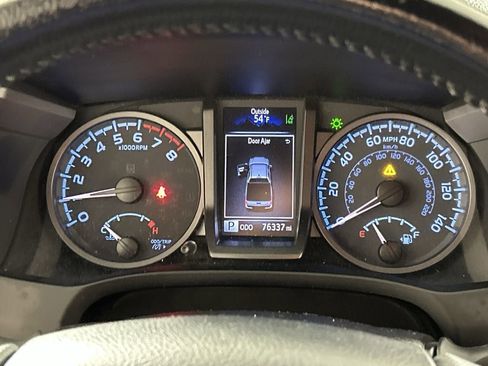 Used 2023 Toyota Tacoma TRD Off-Road image 14