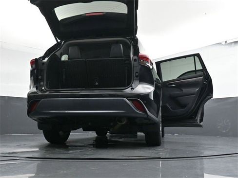 Used 2024 Toyota Highlander Limited image 40