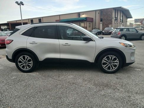 Used 2020 Ford Escape SEL FWD image 4