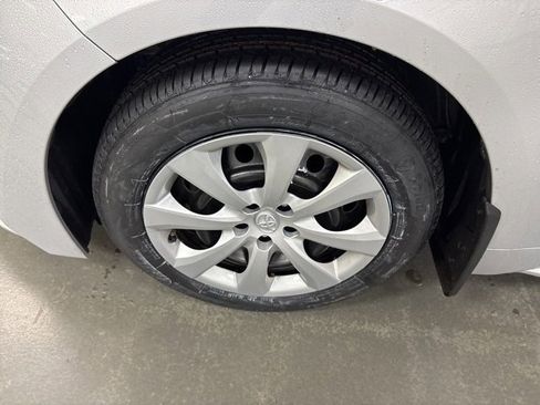 Certified 2023 Toyota Corolla LE image 27