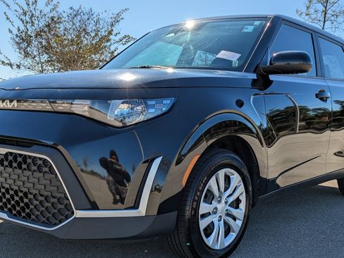 Certified 2023 Kia Soul LX image 14