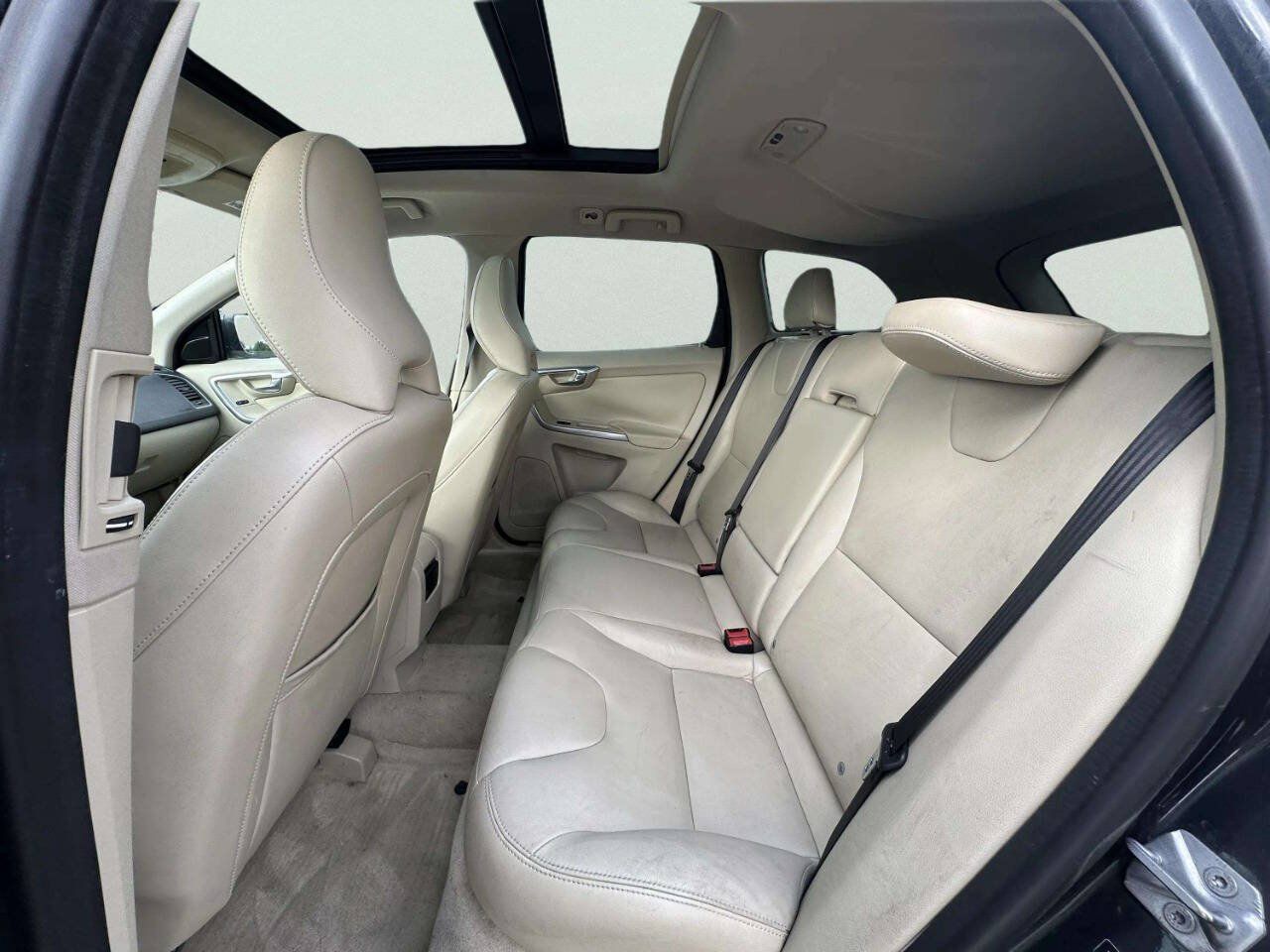 Used 2016 Volvo XC60 T5 Premier FWD image 15