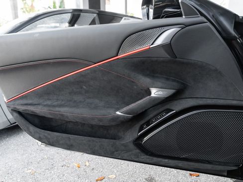 Used 2023 Ferrari Roma image 39