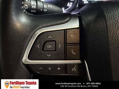 Used 2023 Toyota Highlander XLE AWD/4WD image 21