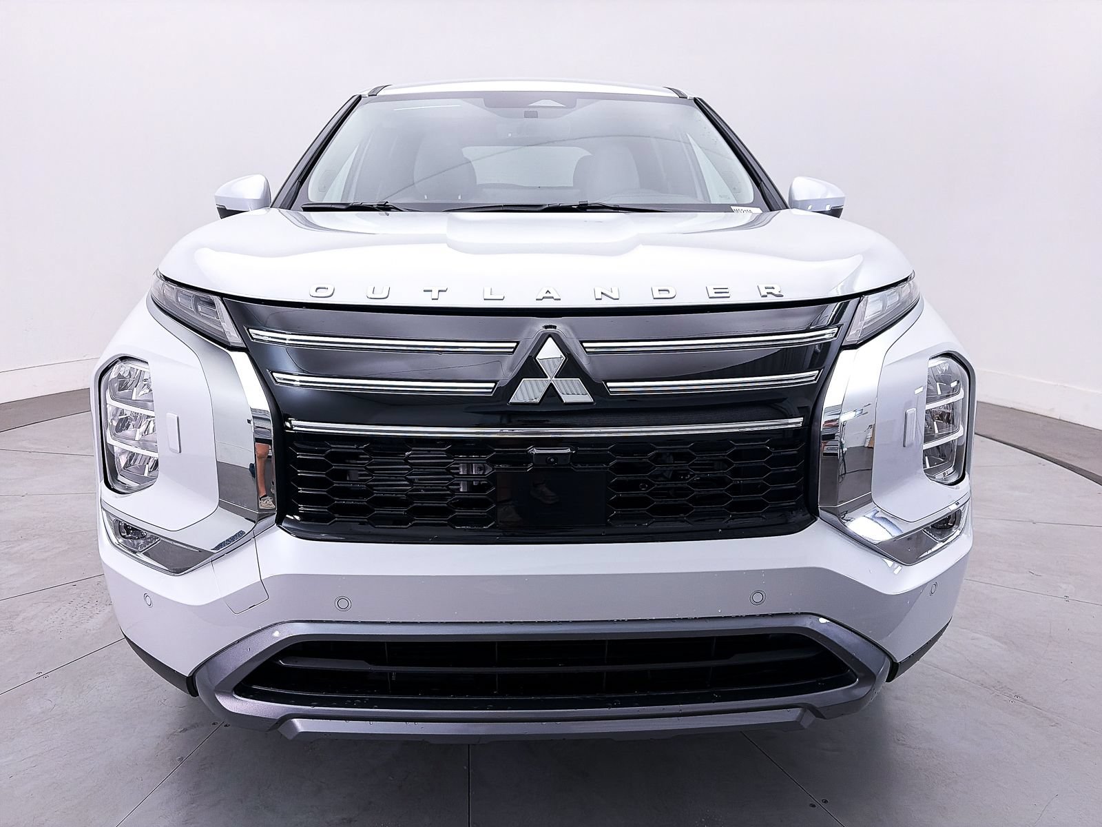 Used 2026 Mitsubishi Outlander SE AWD/4WD image 2