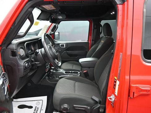 Used 2024 Jeep Gladiator Mojave w/ Convenience Group AWD/4WD image 11