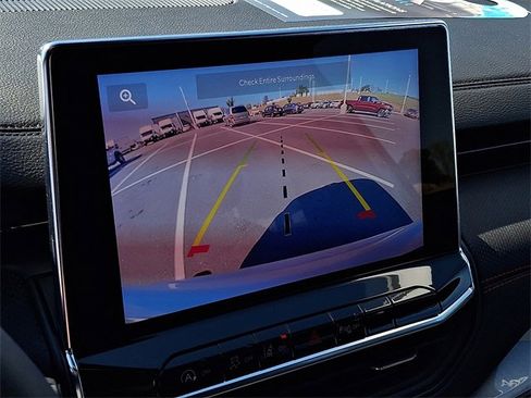 Used 2024 Jeep Compass Trailhawk image 17