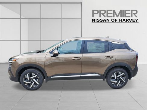 New 2026 Nissan Kicks SV image 3