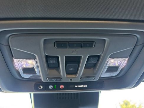 Used 2025 GMC Sierra 2500 Denali w/ Denali Reserve Package AWD/4WD image 36