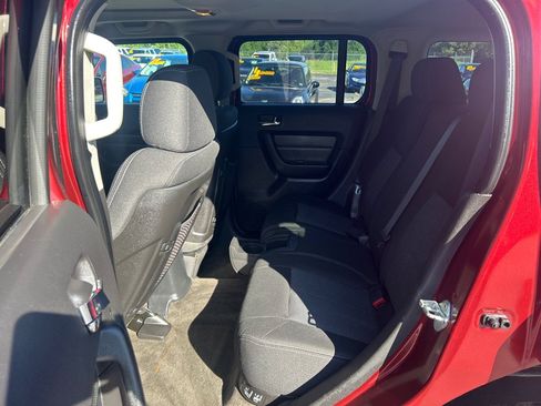 Used 2010 HUMMER H3 w/ Appearance Package AWD/4WD image 10