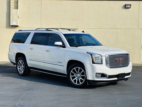 Used 2015 GMC Yukon XL Denali image 2