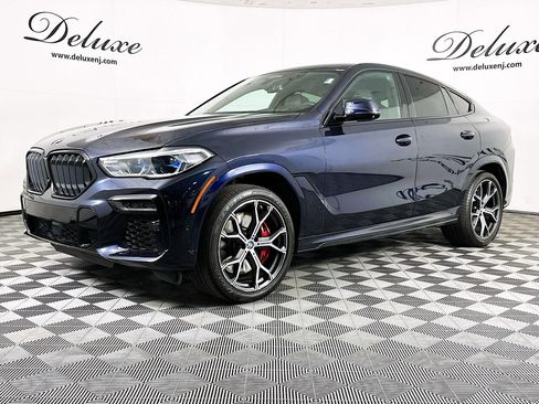 Used 2022 BMW X6 M50i AWD/4WD image 3