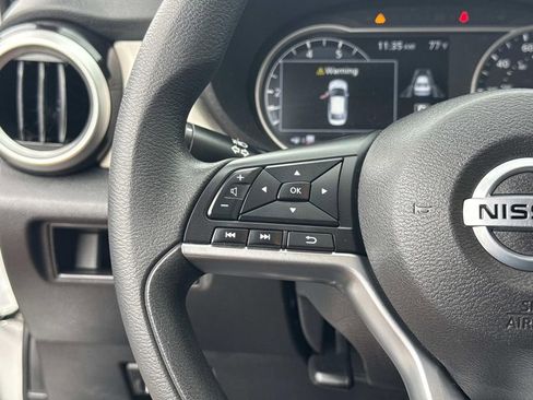 Used 2021 Nissan Versa SV image 28