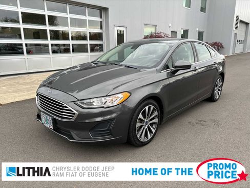 Used 2019 Ford Fusion SE AWD/4WD image 1