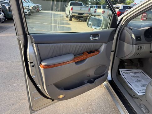 Used 2009 Toyota Sienna XLE FWD image 8
