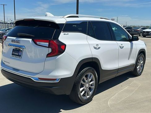 Used 2022 GMC Terrain SLT image 12