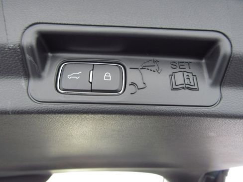 New 2025 Ford Explorer Active w/ Active Comfort Package image 8