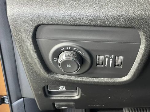 New 2026 Jeep Grand Cherokee Limited AWD/4WD image 11